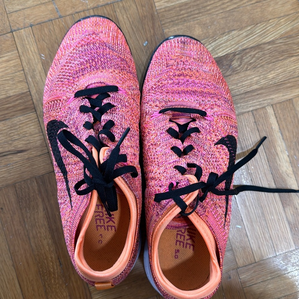 Nike Free 5.0 Women’s Size 7 - Hot Pink